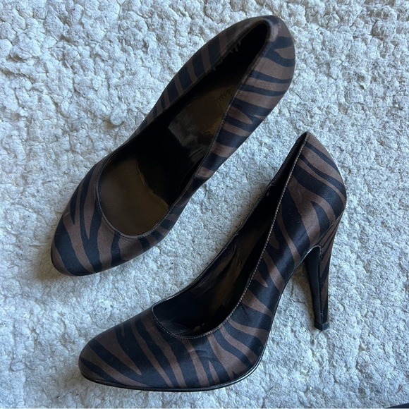 Jessica Simpson Brenda2 Satin Brown Black Zebra Almond Toe Heels Pumps Size 9 - Picture 11 of 11